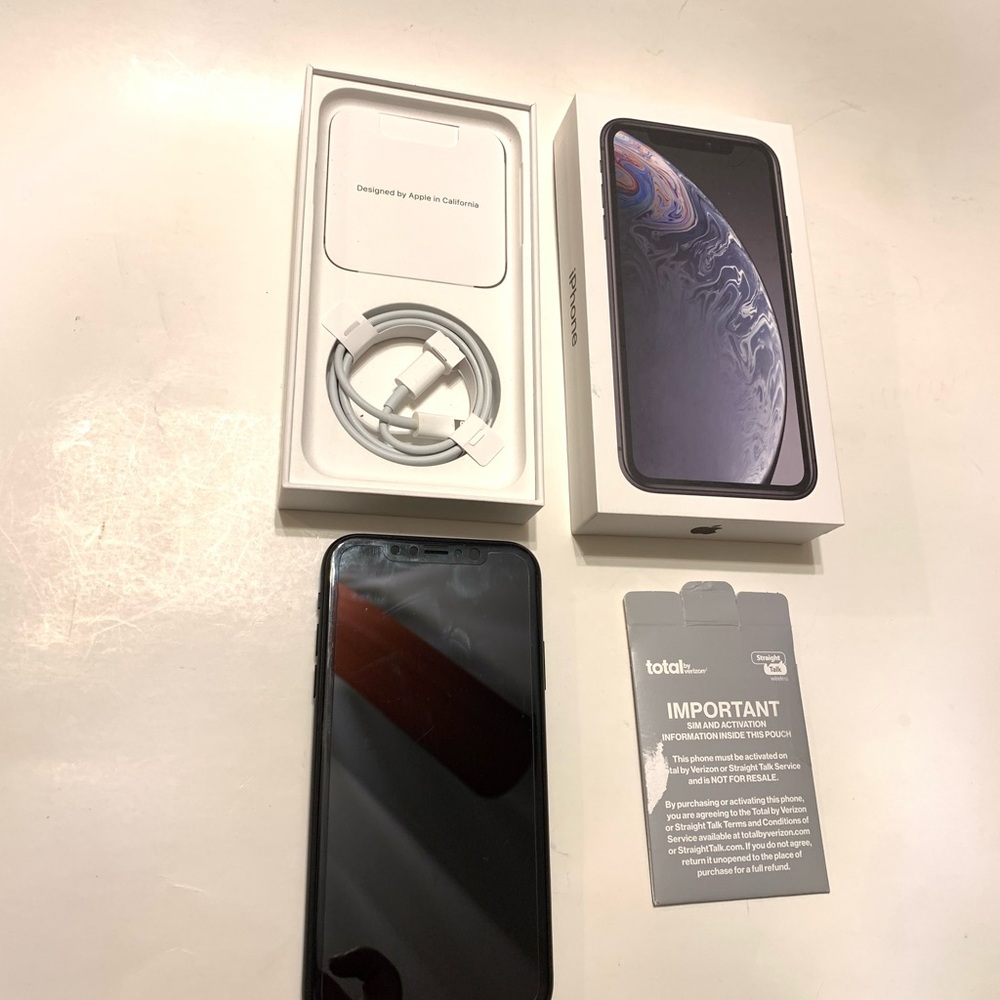 Apple iPhone XR 64 GB in Black